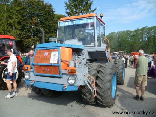 HISTORICKÉ TRAKTORY 2011