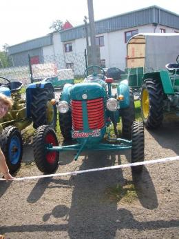 HISTORICKÉ TRAKTORY 2010 - P1060092 (Galerie obr. 10)