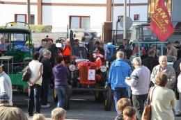 HISTORICKÉ TRAKTORY 2015 - (Galerie obr. 2)