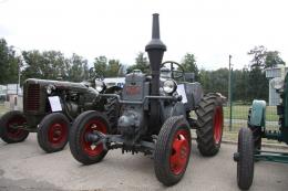 HISTORICKÉ TRAKTORY 2015 - (Galerie obr. 12)